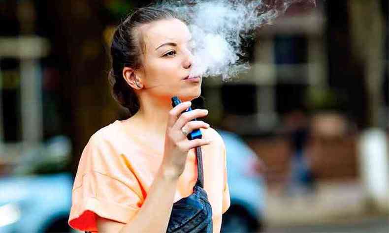 Temor  de que o dispositivo atraia usurios jovens, instigando o hbito de fumar (foto: Licsiren/iStock/Divulgao)