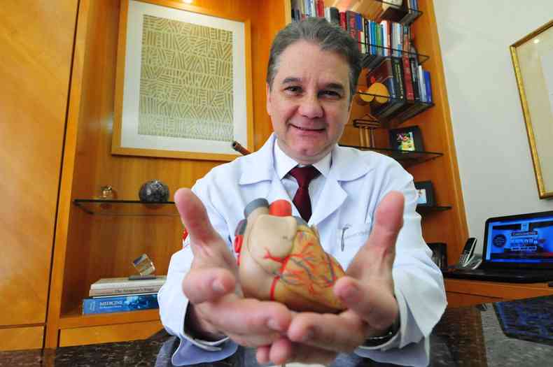 O cardiologista Marcus Bolvar alerta que as doenas cardiovasculares causam o dobro de mortes que aquelas devidas a todos os tipos de cncer juntos(foto: Gladyston Rodrigues/EM/DA Press)