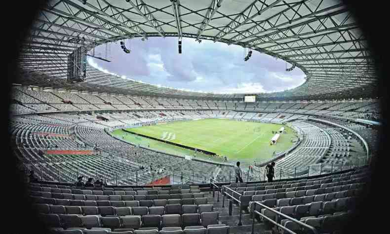 Foto interna do estdio Mineiro, com as arquibancadas vazias