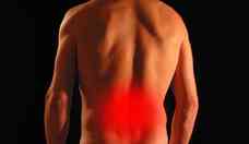 Dor nas costas e fratura óssea são principais sintomas do mieloma múltiplo