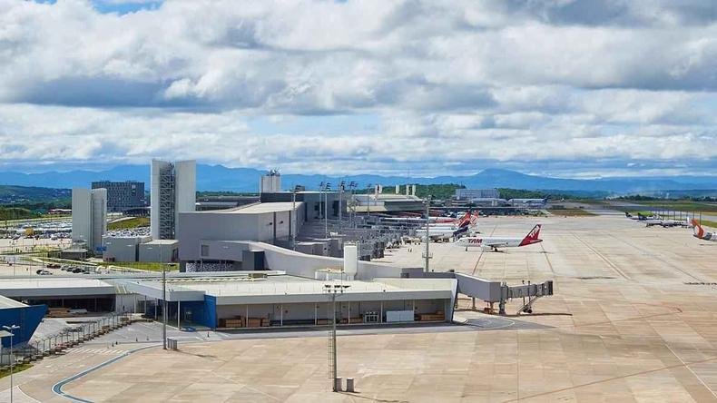 Os novos destinos terão cinco frequências semanais, três para Miami e duas para Nova Iorque.(foto: Aeroporto Internacional de Belo Horizonte) vista geral da pista do aeroporto de Confins, com alguns aviões