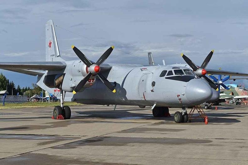 Avi�o que caiu no mar da Russia � um modelo como este, Antonov An 26(foto: Wikipedia)