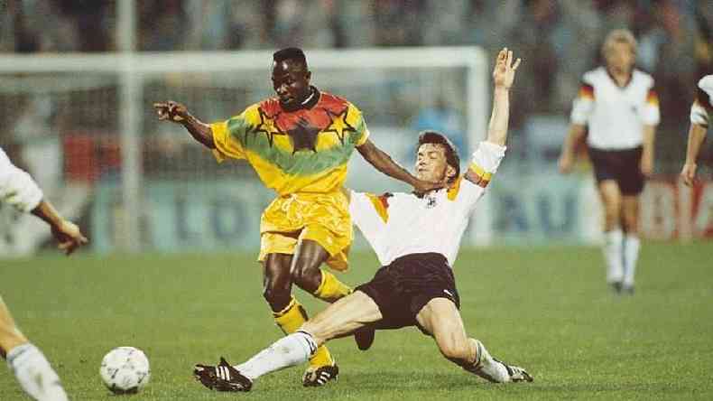 Abedi Pel  possivelmente o jogador de futebol mais famoso de Gana