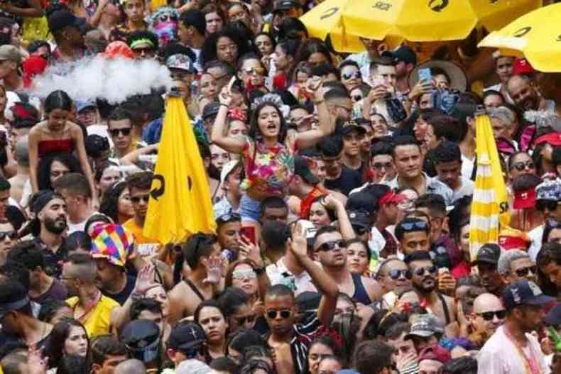 Pessoas no carnaval de So Paulo