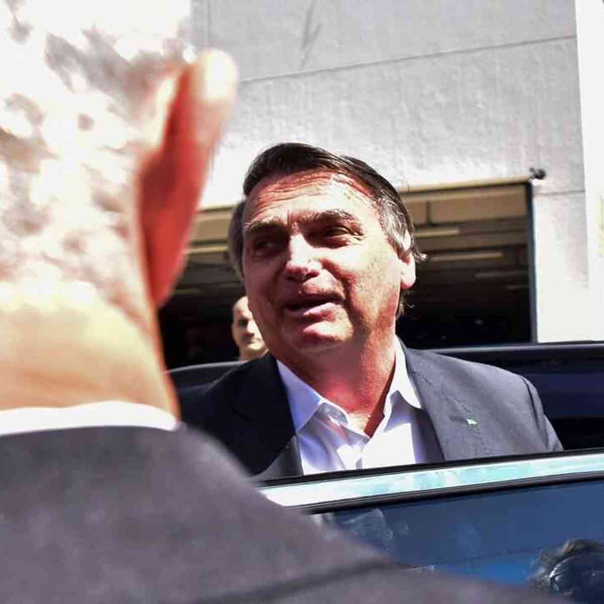 Bolsonaro diz que Michelle se vacinou nos EUA e que não sabe se deixará a  filha Laura ser imunizada - Brasil 247