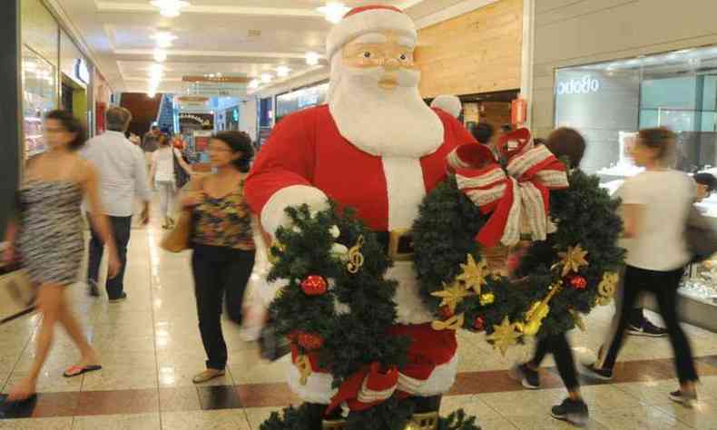 Os lojistas esperam que o Natal, a data mais esperada do comrcio, possa trazer bons negcios para o setor(foto: Tulio Santos/EM/D.A Press - 26/12/2017 )