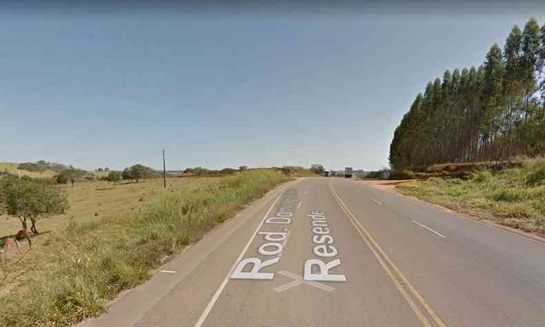 O acidente aconteceu num trecho da BR-491, entre Alfenas e Paraguaçu do Sul de Minas(foto: Google Street View/ Internet)