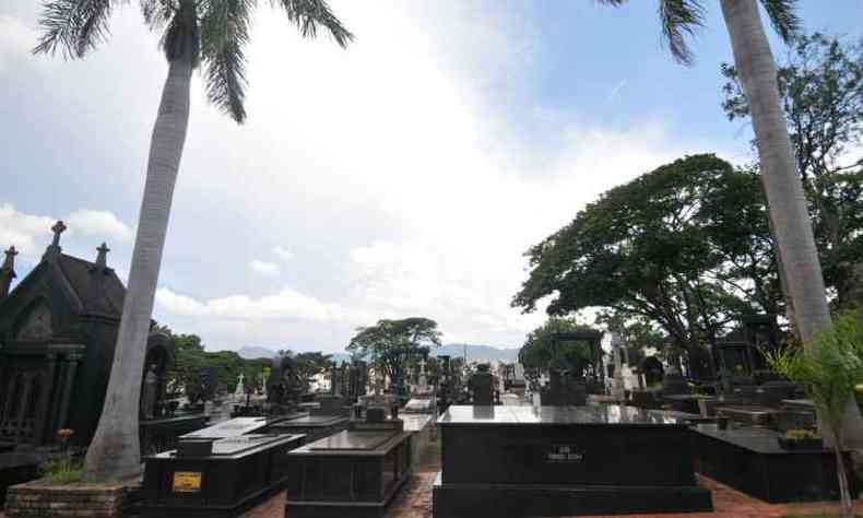 A atualizao visa facilitar a gesto dos cemitrios do Bonfim, Paz, Saudade e Consolao, de responsabilidade da prefeitura(foto: Alexandre Guzanshe/EM/D.A Press)