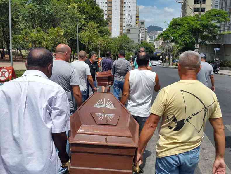 Servidores fazem enterro simblico do ''Zeca'' para criticar Romeu Zema(foto: Juarez Rodrigues/EM/D.A Press)