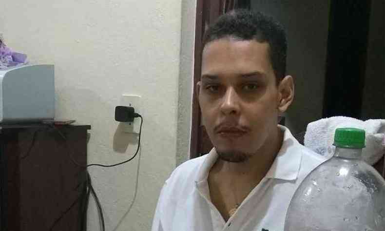 Jonnattan Reis Miranda, de 28 anos, desapareceu na Avenida Vilarinho e  procurado pelos bombeiros(foto: Arquivo pessoal)