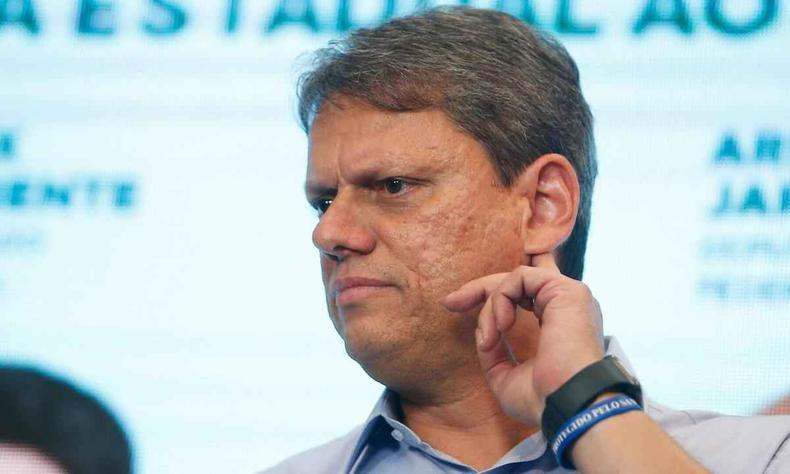 O governador Tarcísio de Freitas (Republicanos)(foto: Miguel Schincariol / AFP) O governador Tarcísio de Freitas (Republicanos)