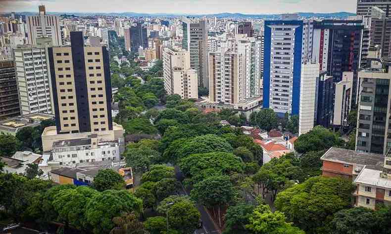 Vista do alto da Avenida Afonso Pena na manh desta quarta-feira(foto: Leandro Couri/EM/DA Press)
