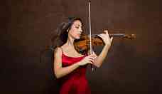 Violinista espanhola Leticia Moreno estreia com a Filarmnica