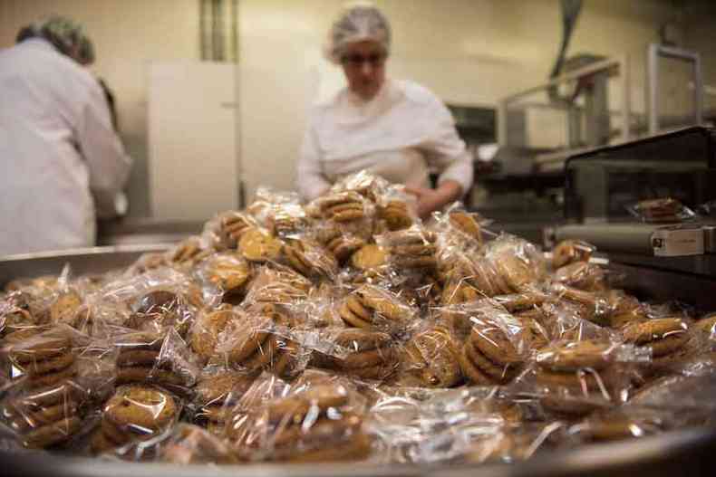 Indstria usa a gordura trans no processo de fabricao para dar textura e crocncia aos biscoitos 