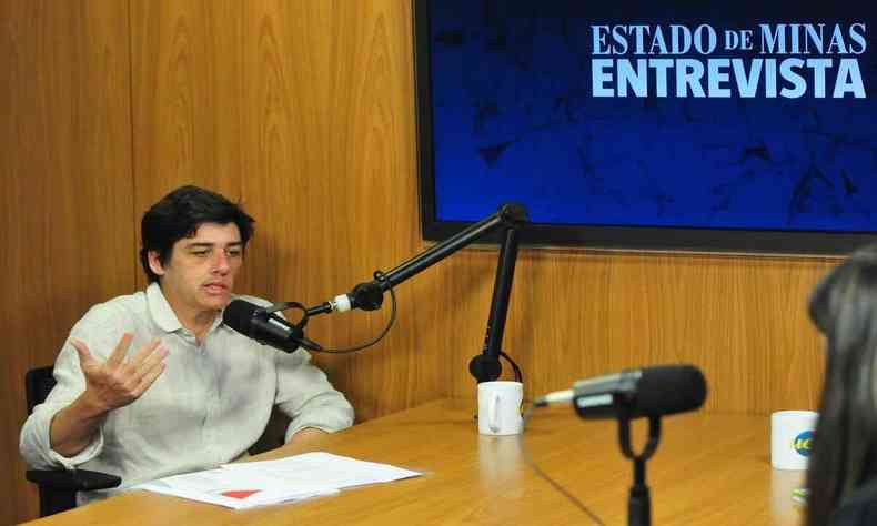 Secretrio de Estado de Infraestrutura e Mobilidade, Fernando Marcato, nos estdios do podcast 'EM Entrevista'