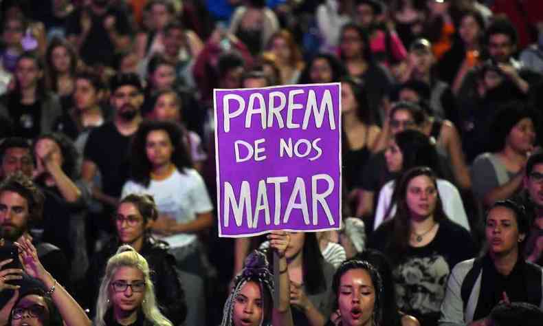 Mulheres brasileiras em protesto contra a violncia e a desigualdade de gnero 