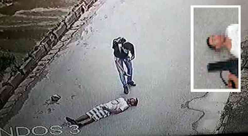 Imagens que circulam nas redes sociais mostram o momento da tentativa de assalto e das agressões(foto: Reprodução/Whatsapp)