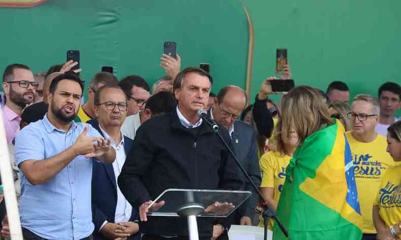Presidente Bolsonaro discursa na Marcha para Jesus, em SC