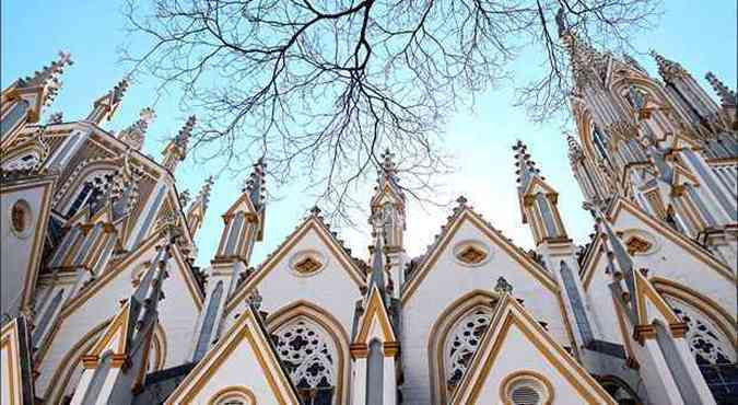 Apaixonado por fotografia, Gilvan escolheu a Igreja de Lourdes para mostrar a imponncia do templo(foto: Gilvan Braga/Divulgao)