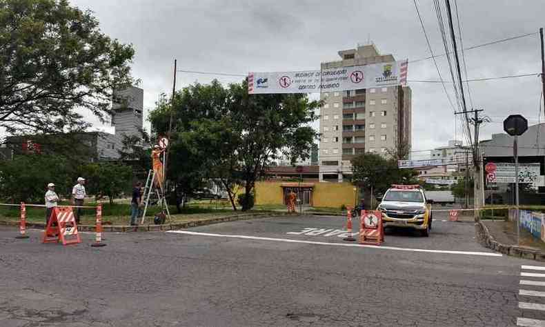 Cruzamento da Avenida Tancredo Neves com a Rua Frei Martinho Burnier, no Bairro Paquet(foto: BHTrans/Divulgao)