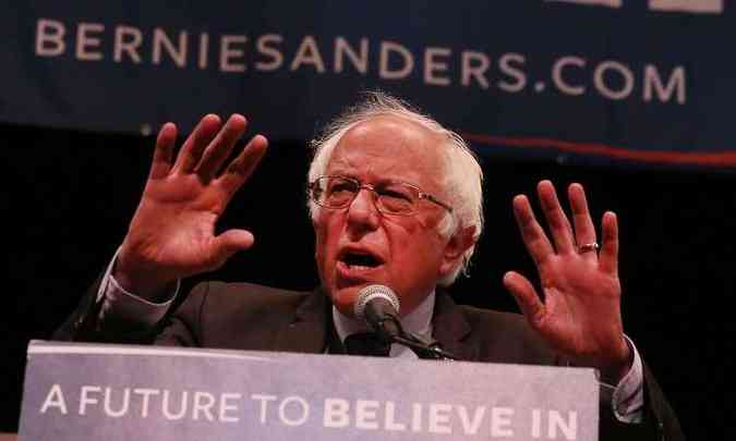 Bernie Sanders durante discurso em Nova York(foto: SPENCER PLATT / AFP)