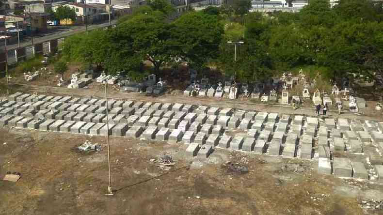 No Equador, novos tmulos tiveram que ser construdos devido ao alto nmero de mortes por covid-19(foto: Getty Images)