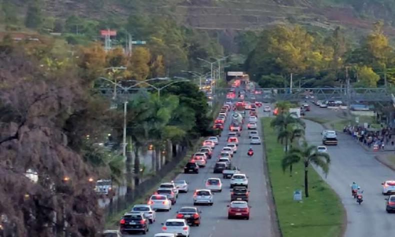Trnsito de carros 