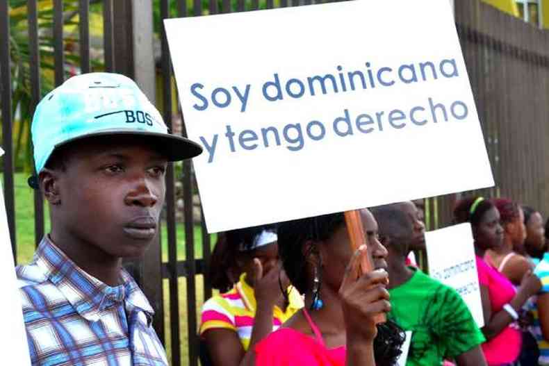Dominicanos aptridas protestam pelo direito  cidadania  Foto: Reproduo