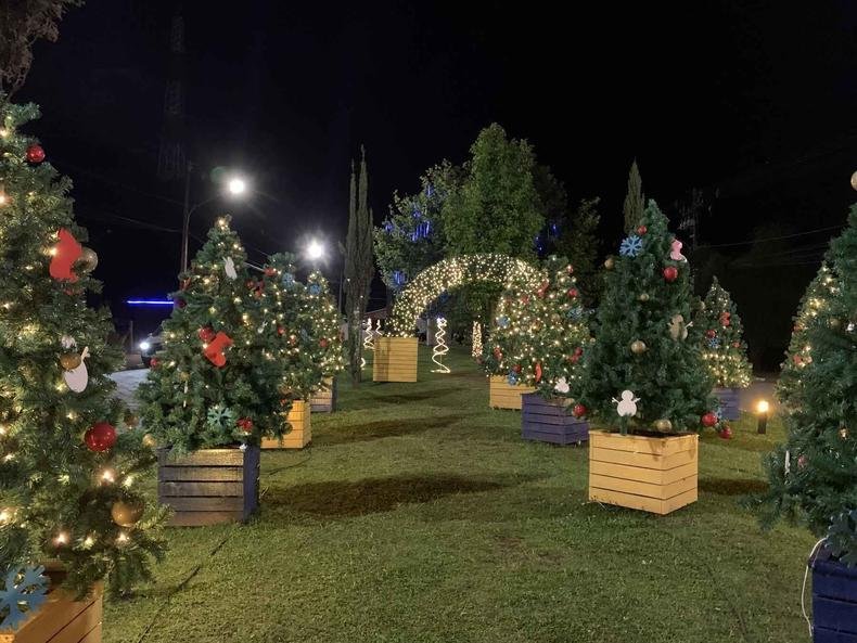 Na programação, atrações gratuitas de 3 de dezembro até 8 de janeiro(foto: MOVE/DIVULGAÇÃO) Cidade de ilumina para o Natal