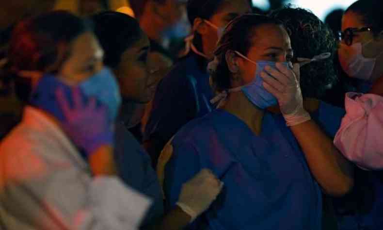 11 mortes foram registradas no incndio do hospital Badim (foto: Mauro Pimentel/AFP)