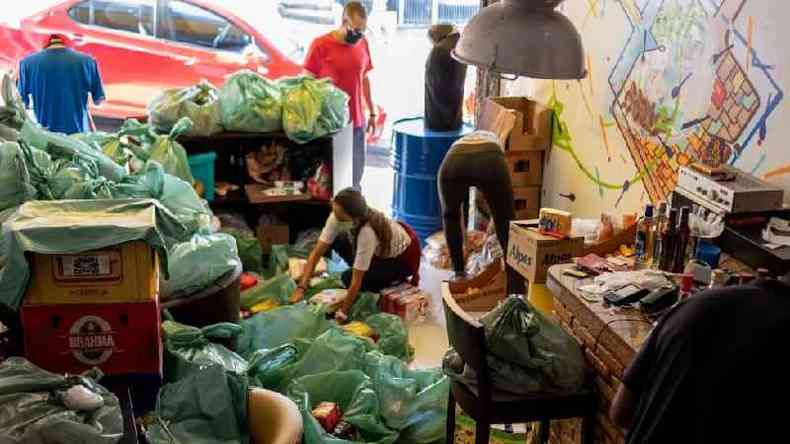 Dez toneladas de alimentos no foram suficientes para atender ao nmero de pessoas que pediram ajuda para comprar comida(foto: Daniel Alvarado- Orpas)