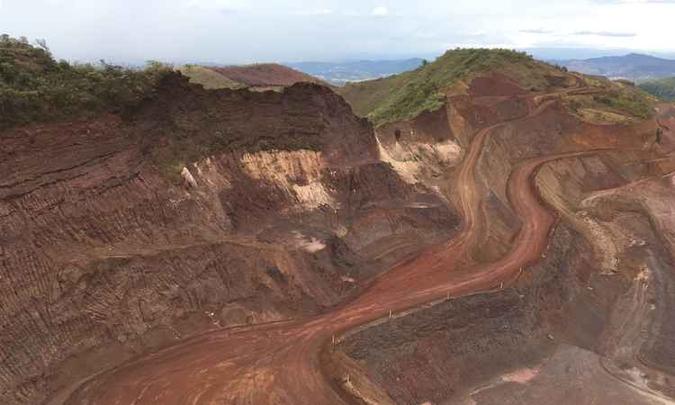 Governo ignora laudo contrário a mineradora que ameaça a Serra do Curral(foto: IEF/Divulgacao) Governo ignora laudo contrário a mineradora que ameaça a Serra do Curral(foto: IEF/Divulgacao)