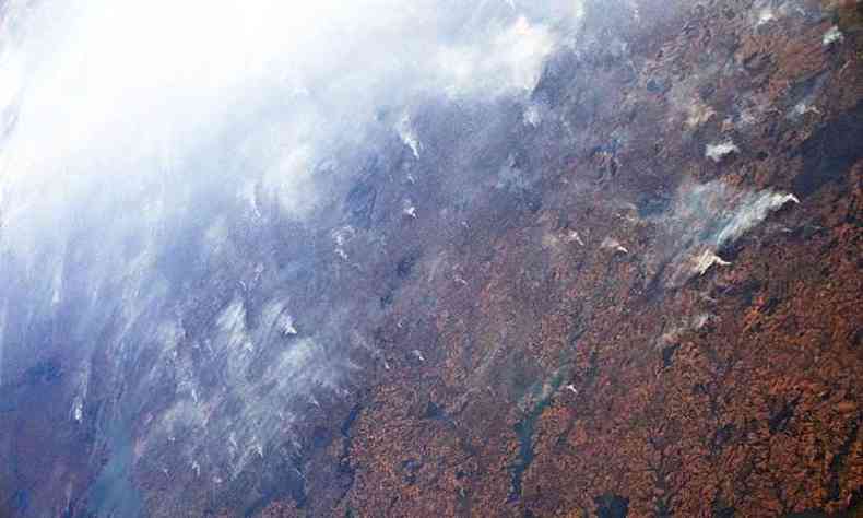Fotos de Estao Espacial Internacional registraram diversos focos de incndios na regio amaznica(foto: ESA/Nasa)