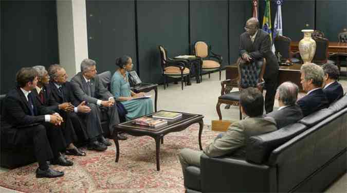 Acompanhada de parlamentares contrrios ao projeto de lei, a ex-senadora Marina Silva se reuniu com o presidente do STF, Joaquim Barbosa(foto: Fellipe Sampaio/SCO/STF )