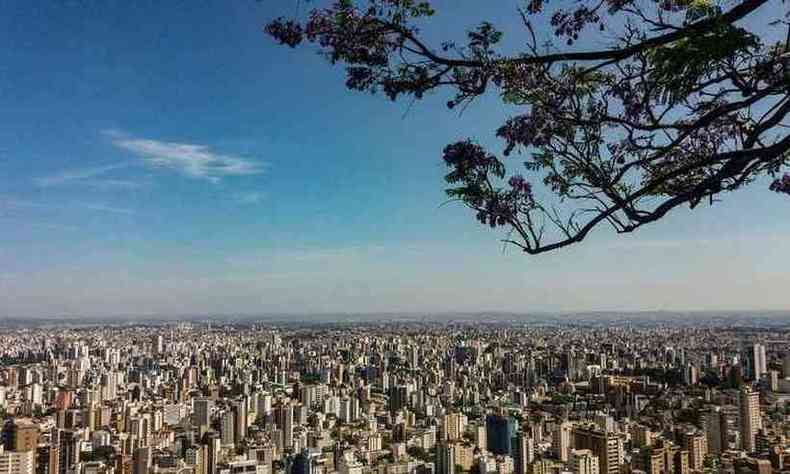 Reduo na emisso de dixido de carbono impacta na melhoria do cu de Belo Horizonte(foto: Leandro Couri/EM/D.A Press)