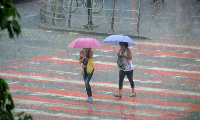 Chuva forte pegou populao de BH de surpresa nesta quarta-feira(foto: Beto Novaes/EM/D.A PRESS)