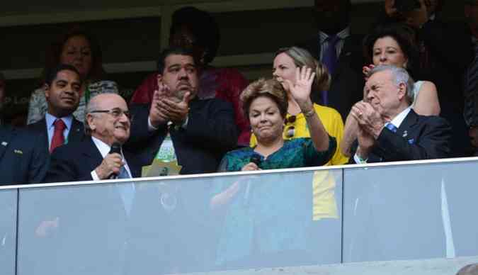 O presidente da Fifa, Joseph Blatter, e a presidente Dilma Rousseff declararam iniciada oficialmente a Copa das Confederaes(foto: Fabio Rodriguez Pozzebom / Agncia Brasil)