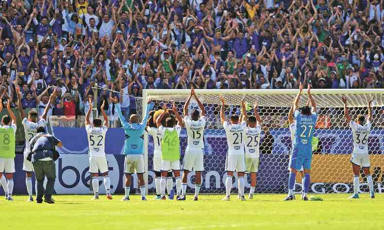 Festa dos jogadores do Cruzeiro com a torcida