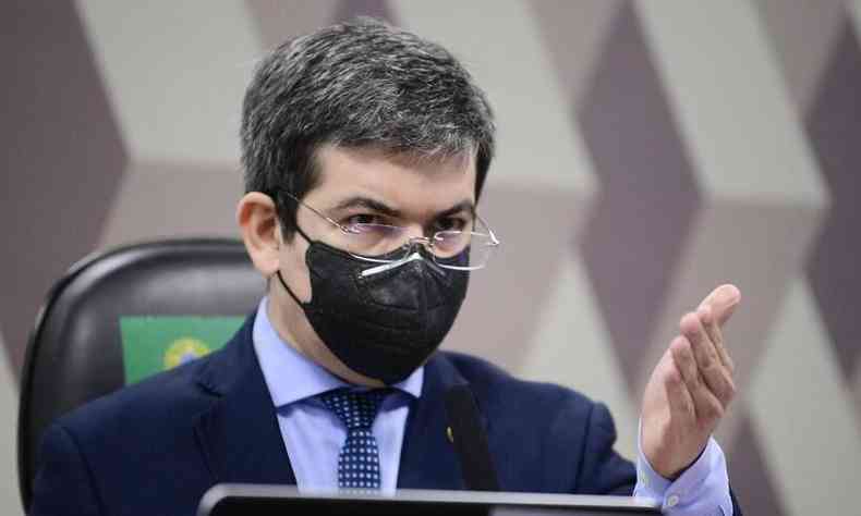 Senador Randolfe Rodrigues (Rede-AP) pede investigaes sobre documento 'vazado' por Bolsonaro(foto: Pedro Frana/Agncia Senado)