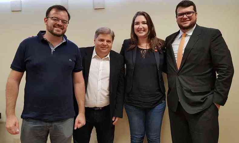 Agostinho Patrus se reuniu com os deputados Bart, Laura Serrano e Guilherme da Cunha, do Novo(foto: Divulgao)