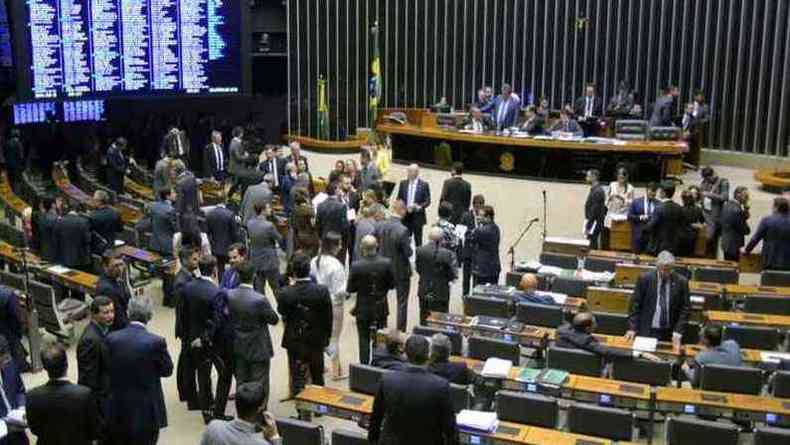 O texto original prev que a regra valer para todos os perodos de atividade realizados at 1 de janeiro de 2020, mas o governo costura um acordo para estender o prazo (foto: Leonardo Prado/Cmara dos Deputados)