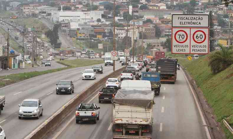 Trânsito congestionado no Anel Rodoviário