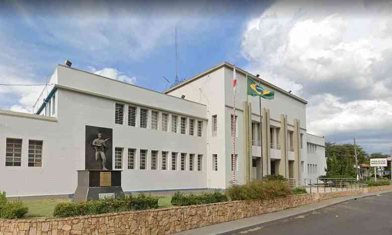 fachada do 4 Batalho da Polcia Militar de Minas Gerais, em Uberaba