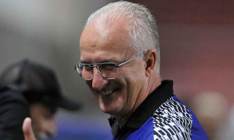 O técnico Dorival Júnior foi campeão da Copa do Brasil em 2022 no comando do Flamengo, mas foi dispensado injustamente(foto: Alexandre Guzanshe/EM/D.A Press) O técnico Dorival Júnior