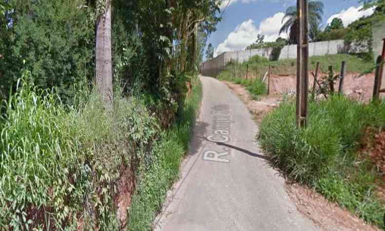 Motorista foi abandonado em um matagal em Mrio Campos(foto: Google Street View/Reproduo)