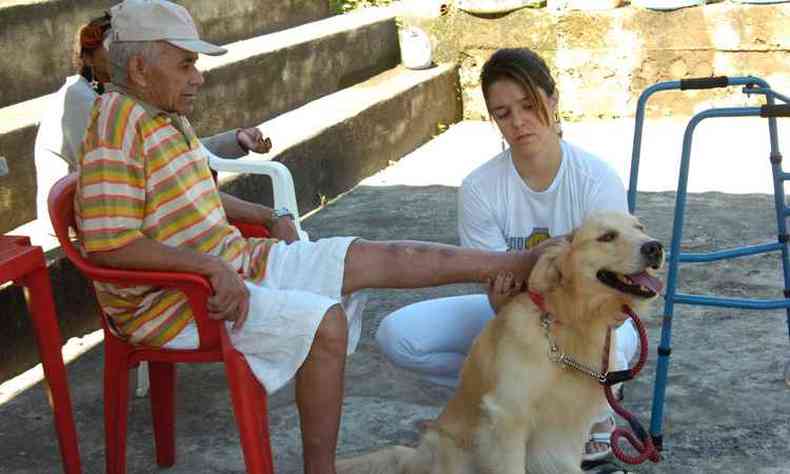 J foi comprovada a ajuda de animais no tratamento de idosos(foto: Jair Amaral / EM / D.A. Press / Arquivo)