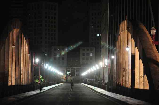 Cidade fantasma: toque de recolher muda cenrio noturno em Minas Gerais - Belo Horizonte Alexandre Guzanshe/EM/D.A Press