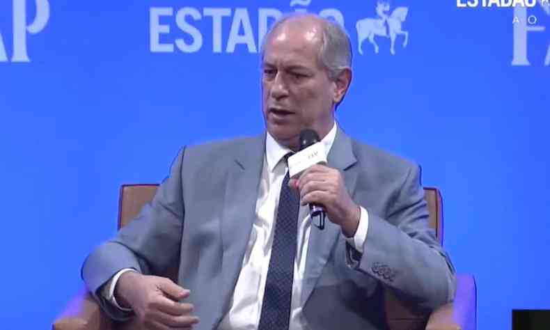 Ciro Gomes durante sabatina do estado