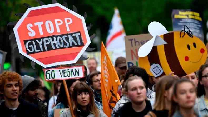 Protesto na Alemanha em 2019 foi um de muitos realizados na Europa contra o uso do glifosato(foto: Getty Images)