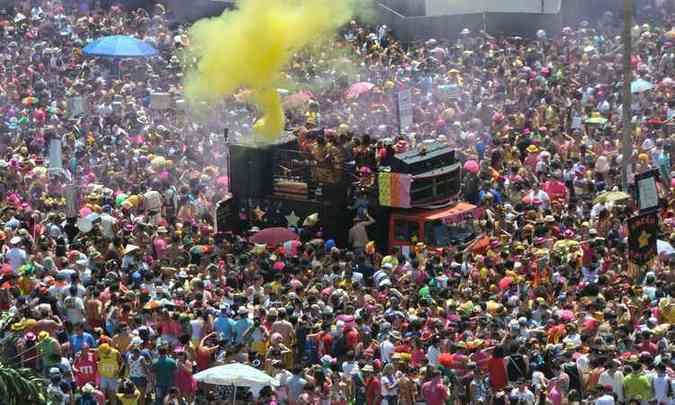 O Bloco Ento, Brilha reuniu mais de 40 mi pessoas no desfile do ano passado pelas ruas do baixo Centro de BH (foto: Rodrigo Clemente/EM/D.A Press)